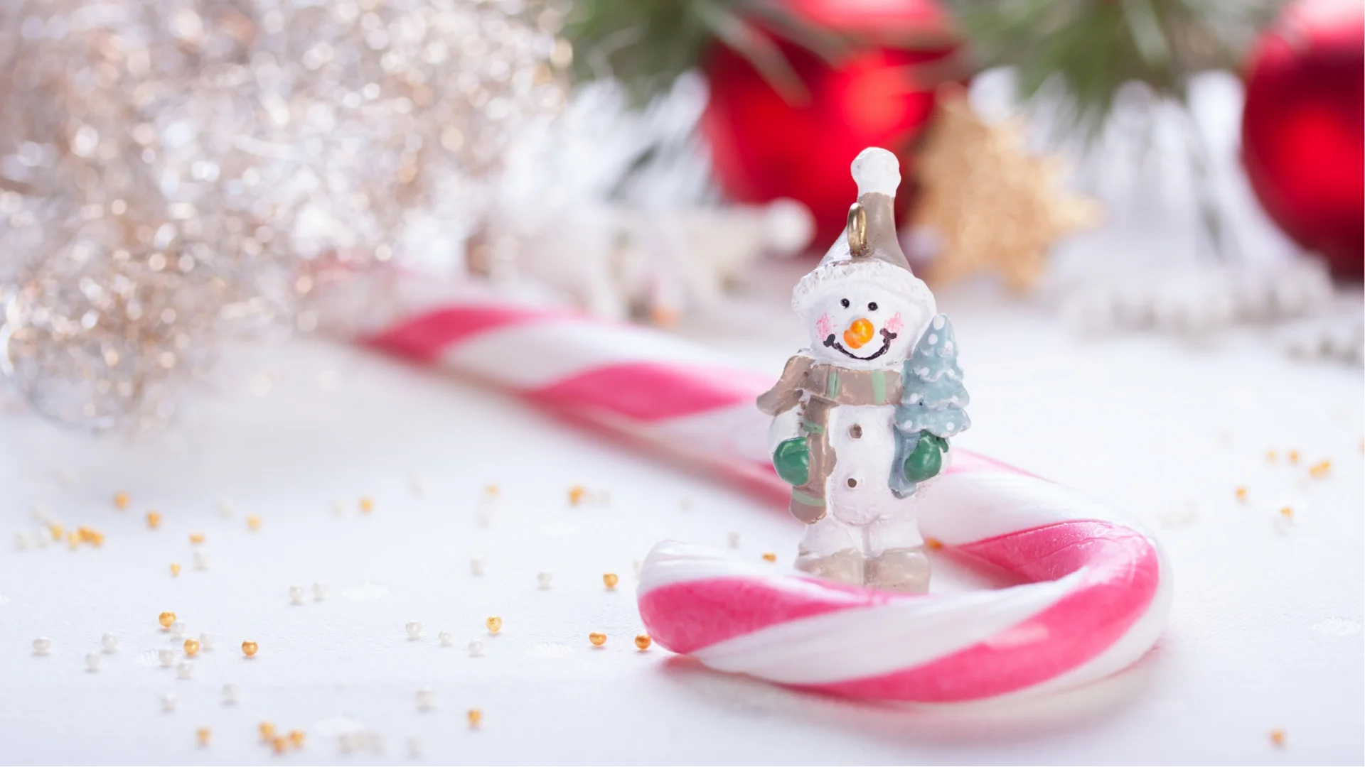 What Are Candyland Christmas Decorations